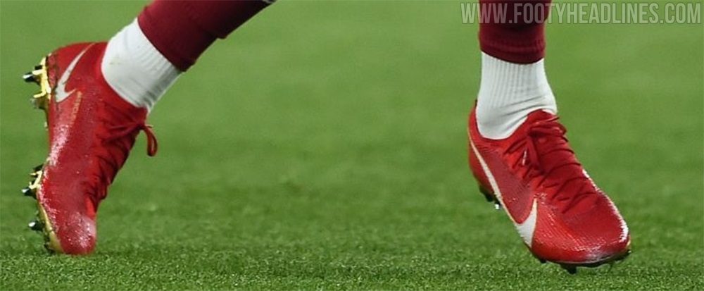 Aubameyang Switches To Custom Red White Gold Nike Mercurial
